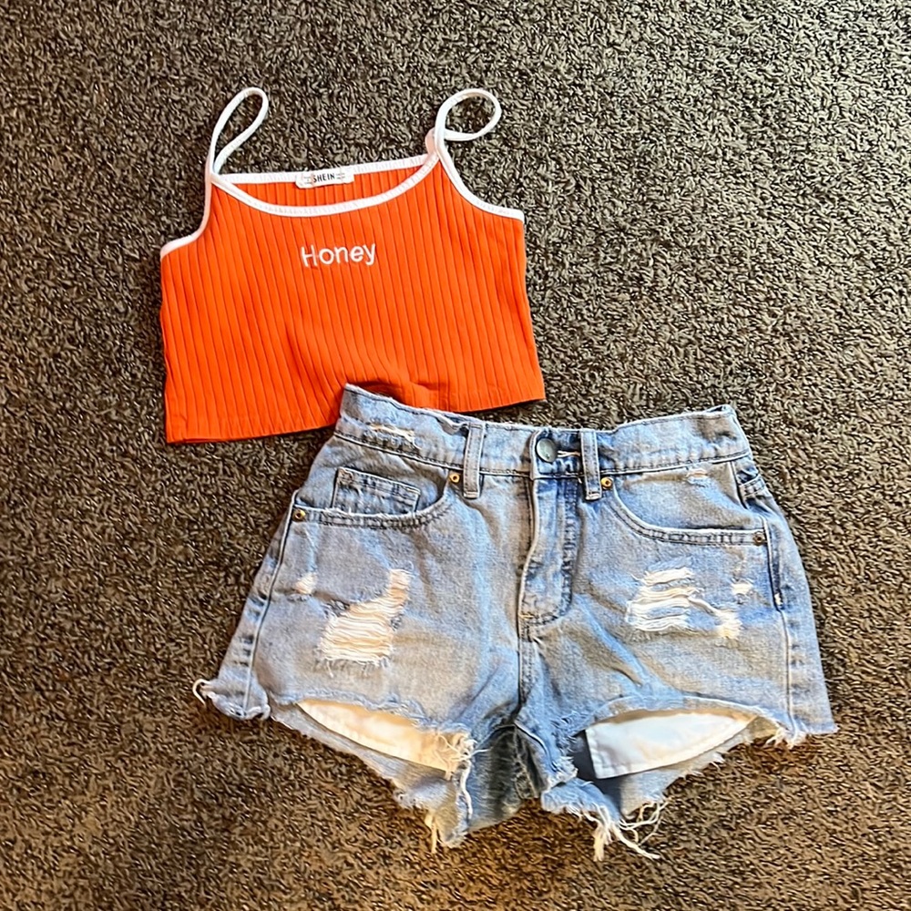Girls summer outfit! Super cute! Includes jean shorts and orange tank top!